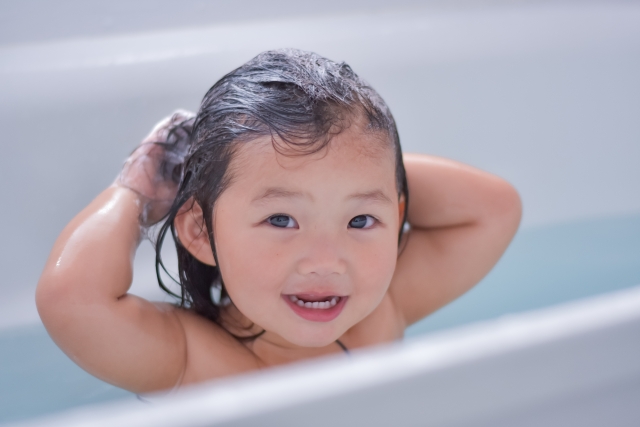 ワンオペ 一人でお風呂どうやって入れる 子どもが二人の場合はどうする ママ賃貸コラム ママのための賃貸情報サイト