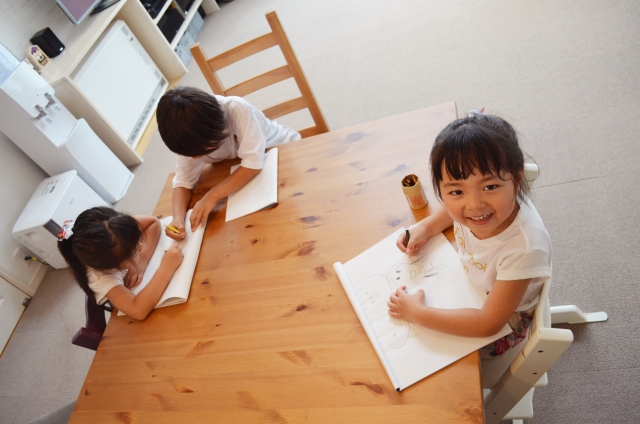 暑中見舞いのはがきを作ろう 小学生でも簡単な絵はがきアイデア ママ賃貸コラム ママのための賃貸情報サイト