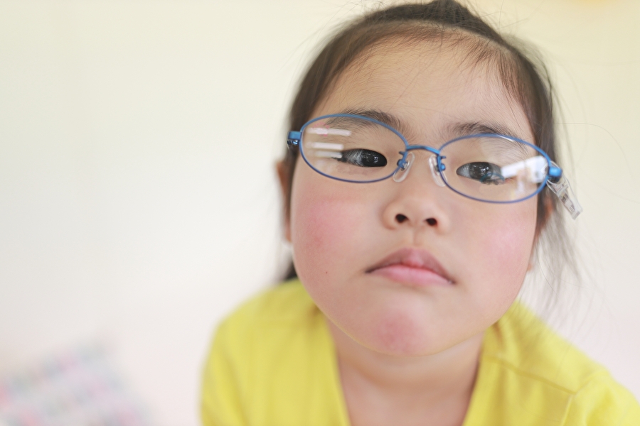 小学生のメガネはどうやって買うの 子どものメガネ選びのポイント ママ賃貸コラム ママのための賃貸情報サイト