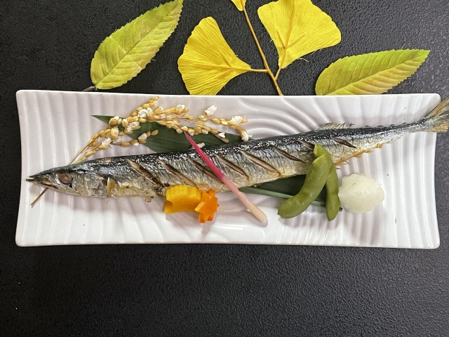 秋刀魚を食べる前に知りたい盛り付け方やマナー