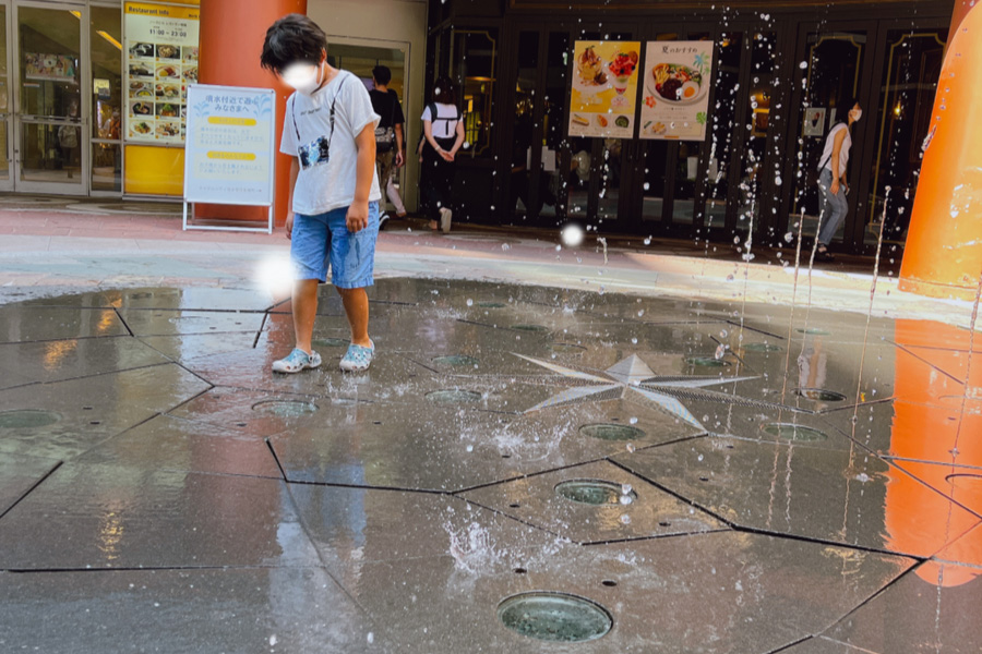 キャナルシティ博多の水遊びの写真