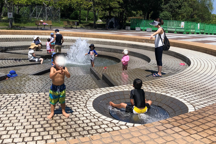 白水大池公園の水遊びの写真