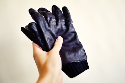 黒い革手袋