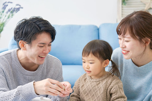 工作を楽しむ親子