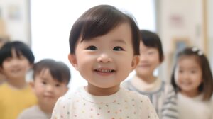 笑顔の幼稚園児