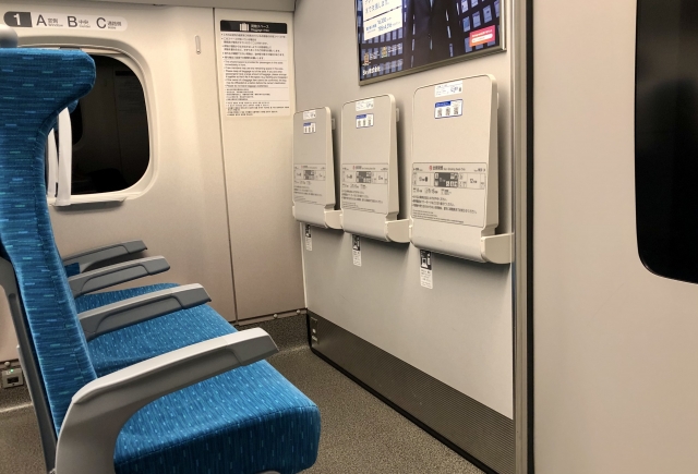 新幹線にベビーカーを持ち込むならおすすめの席は？自由席は？