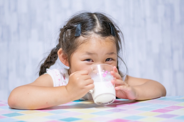 子どもが1日に飲む牛乳の適量