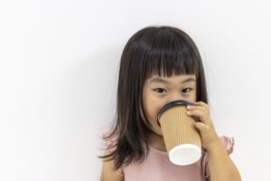 【コーヒーは何歳から？】悪影響はある？年齢と摂取量の目安を確認しよう